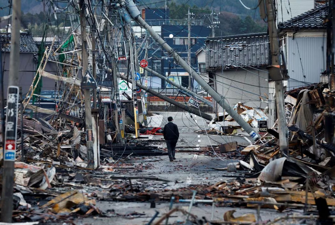 Japanese Tourist City Shattered Dreams Blossoming Due to Earthquake - Image 1